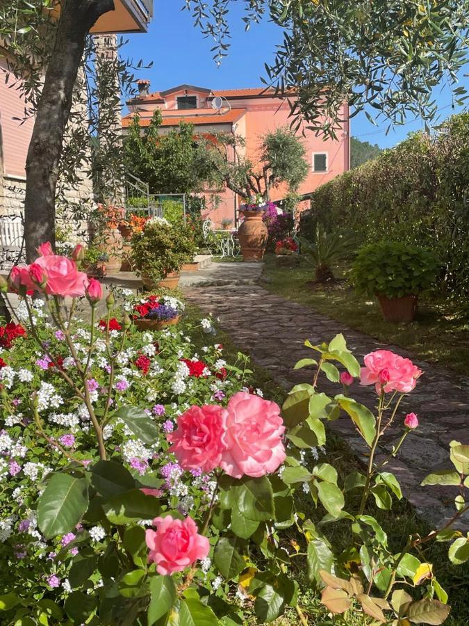 Annali Casa Vacanze - Shabby Style Nella Natura لا سبيتسْيا المظهر الخارجي الصورة
